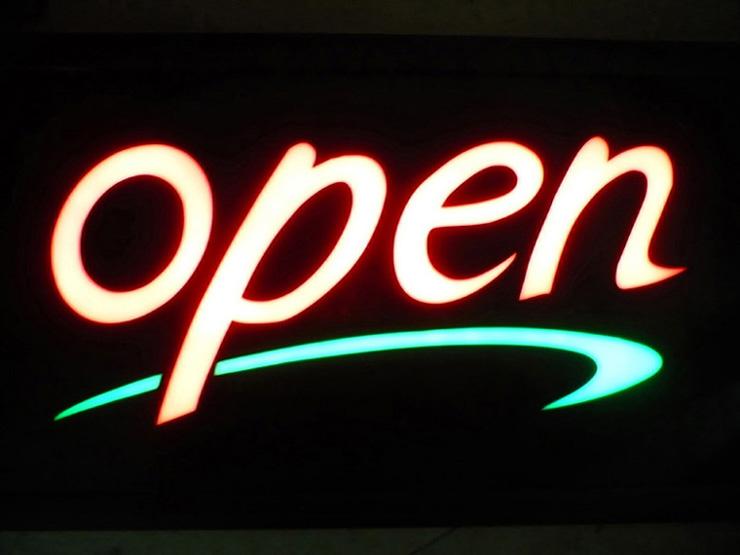 張家口戶外發(fā)光字門頭廣告牌制作