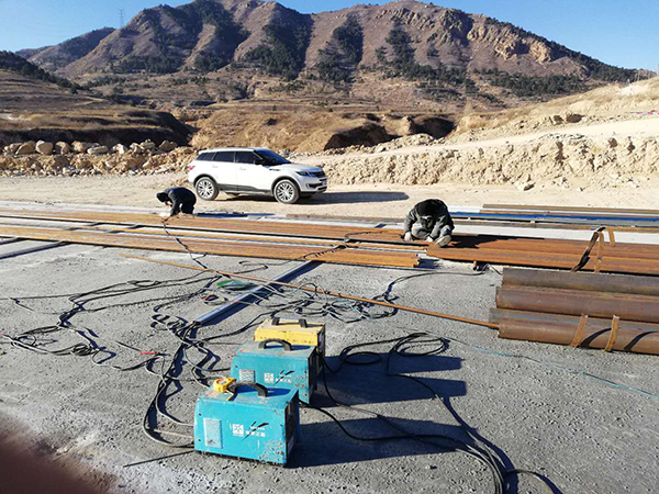 張家口廣告塔制作點(diǎn)擊圖片