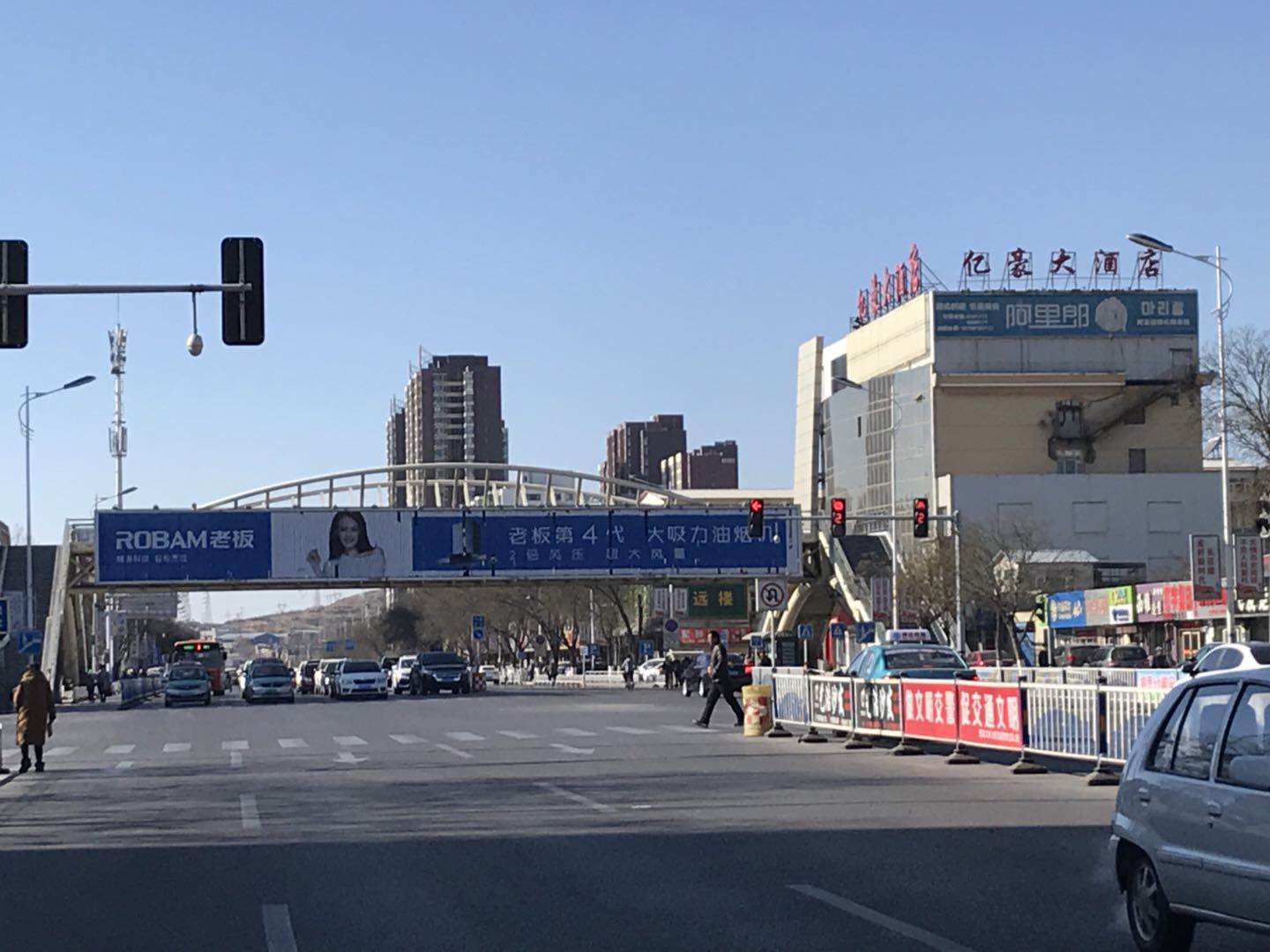 天橋三面翻戶外廣告投放案例